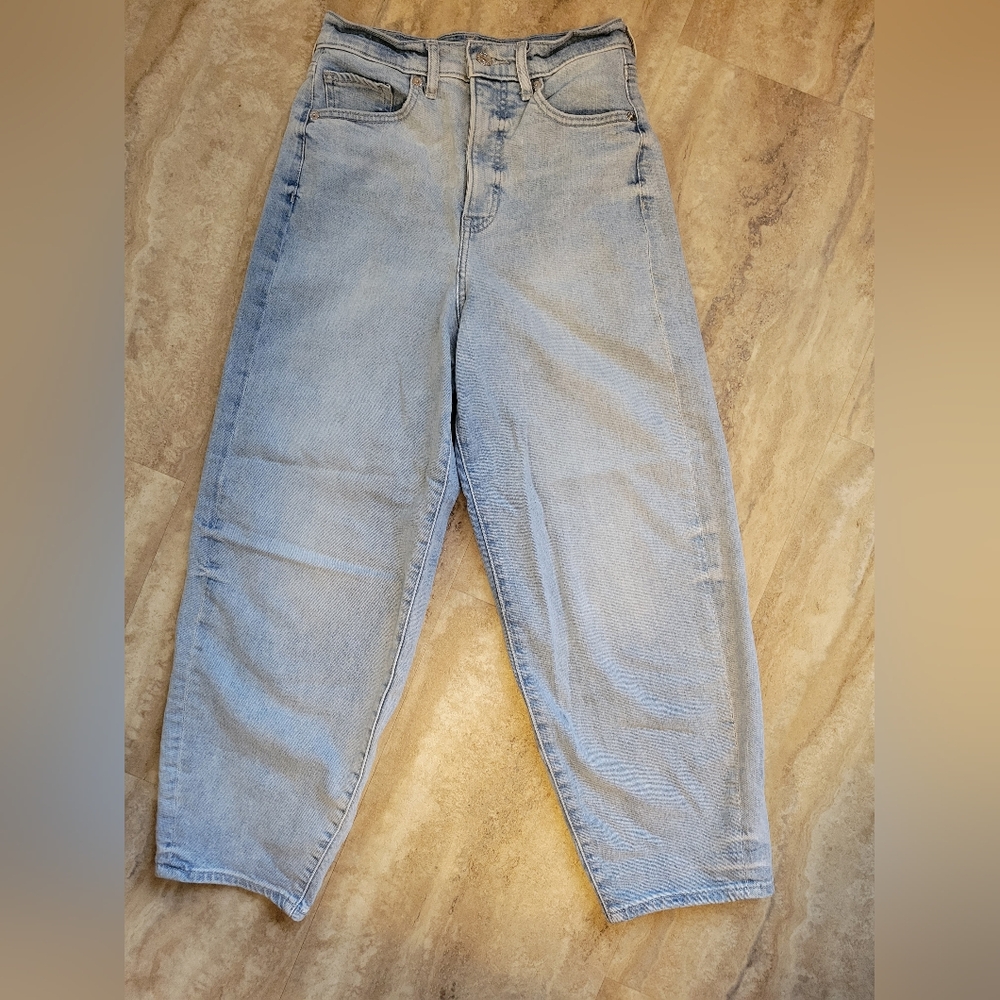 Express Balloon Leg Super High Rise Light Wash Jeans 0r